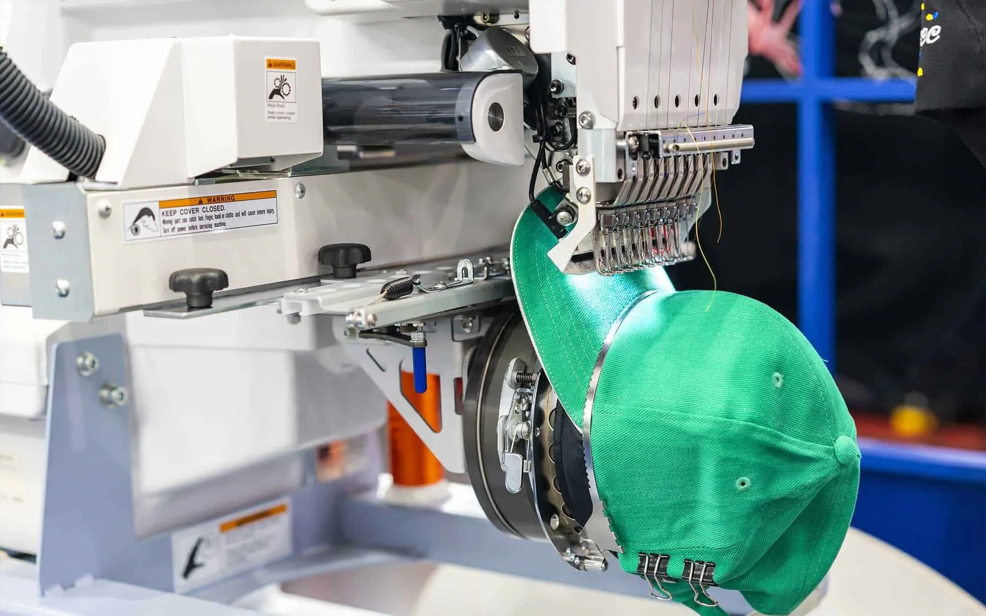 Stickerei für Workwear, Caps und Premium Apparel
