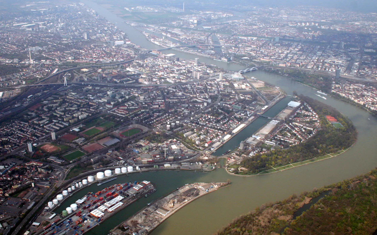City view of Ludwigshafen am Rhein